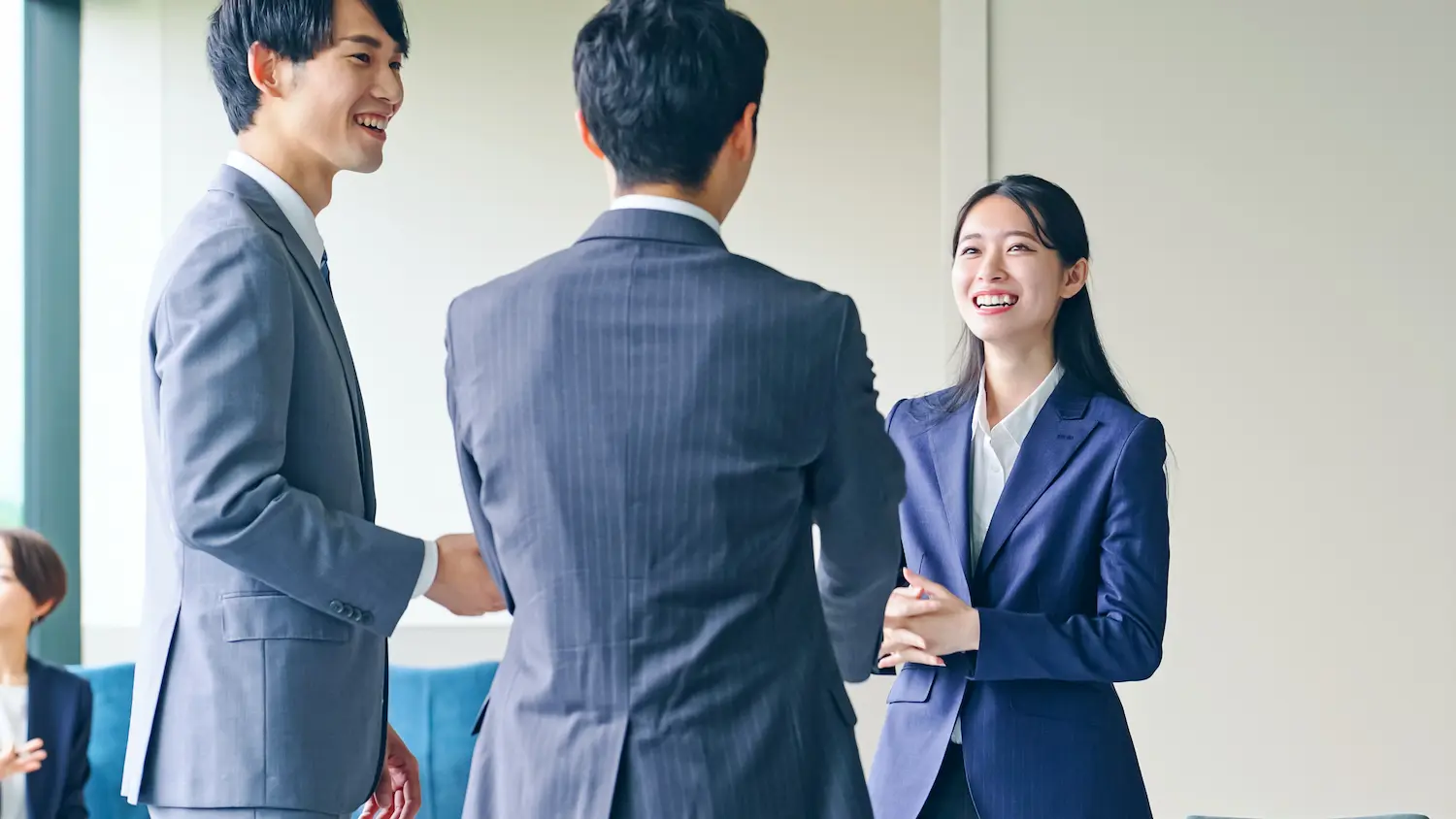 名刺交換のシーン別マナー